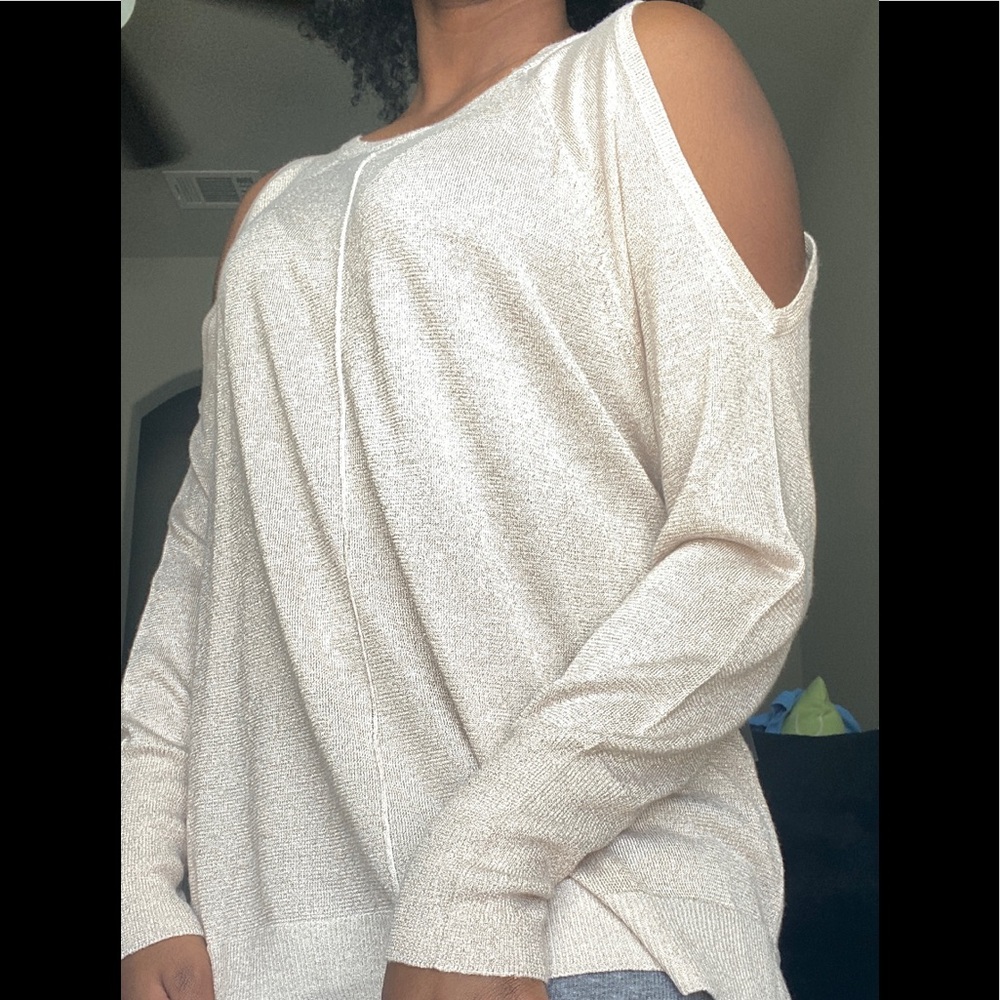 Long sleeve light pink shirt